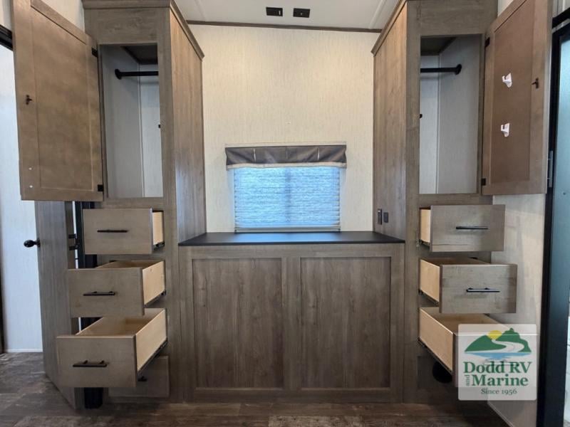 Pre-Owned 2022 Forest River RV 37FLH - photo - 52