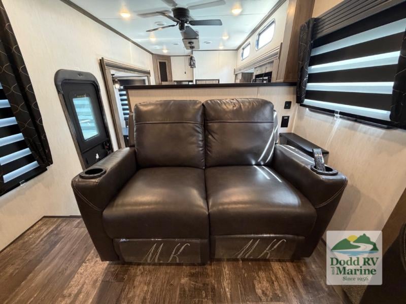 Pre-Owned 2022 Forest River RV 37FLH - photo - 44