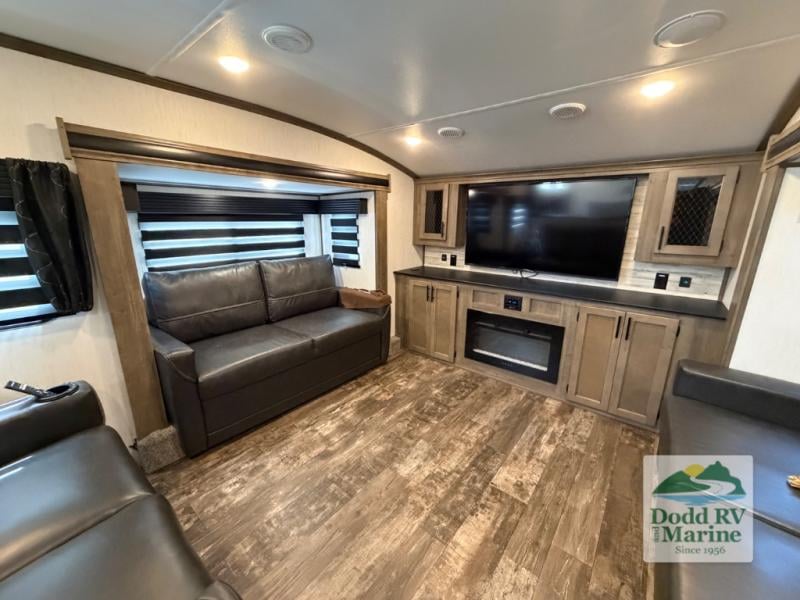 Pre-Owned 2022 Forest River RV 37FLH - photo - 39