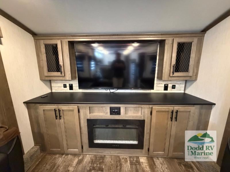 Pre-Owned 2022 Forest River RV 37FLH - photo - 40