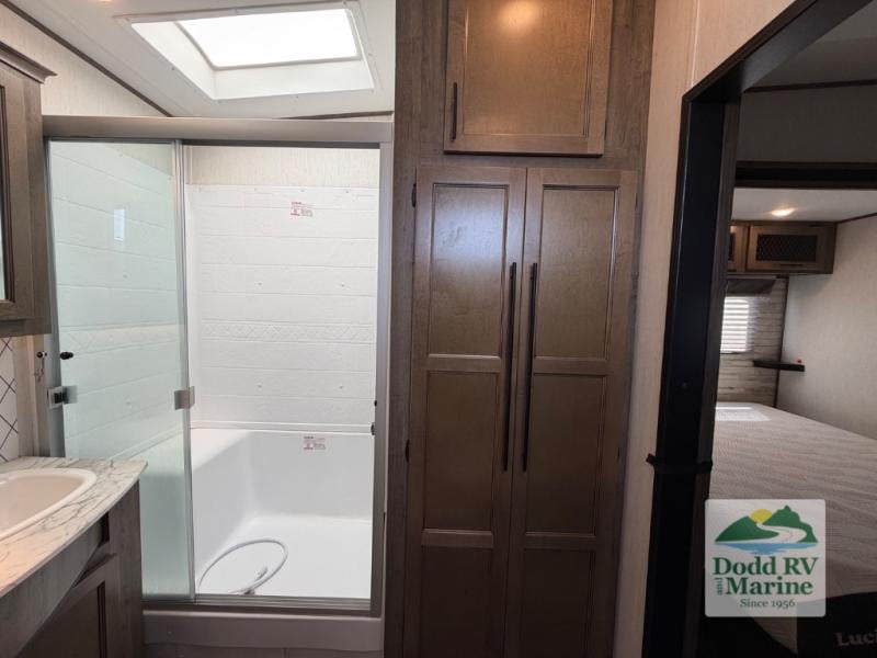 Pre-Owned 2022 Forest River RV 37FLH - photo - 59