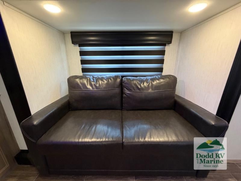 Pre-Owned 2022 Forest River RV 3990 - photo - 35