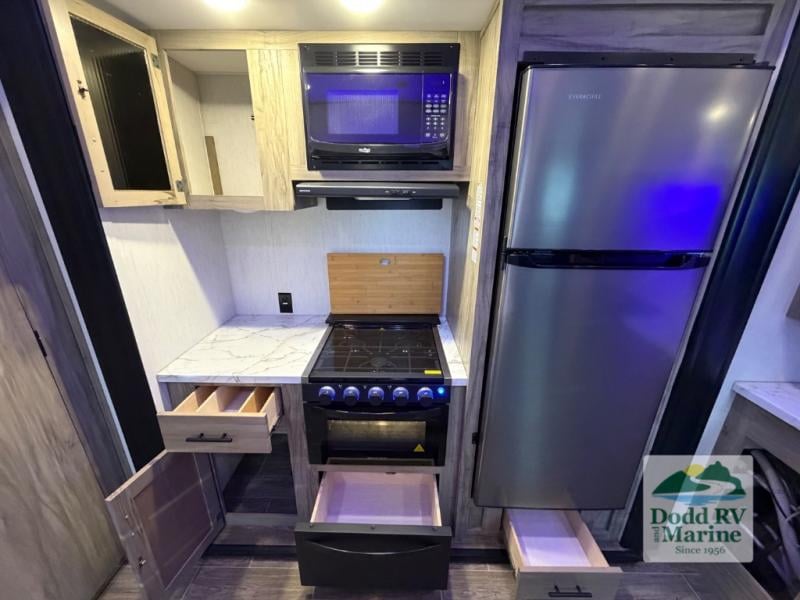 Pre-Owned 2022 Forest River RV 3990 - photo - 15