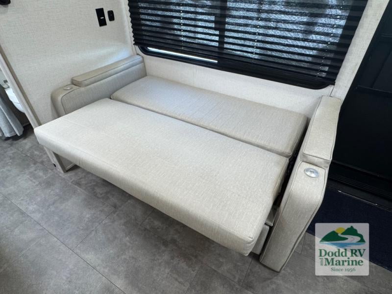 Pre-Owned 2024 Forest River RV 165VIEW - photo - 8