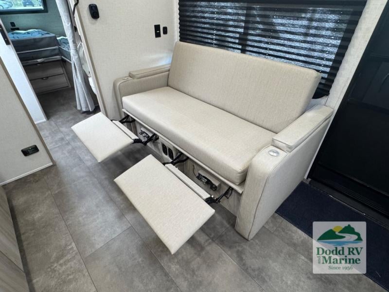 Pre-Owned 2024 Forest River RV 165VIEW - photo - 13