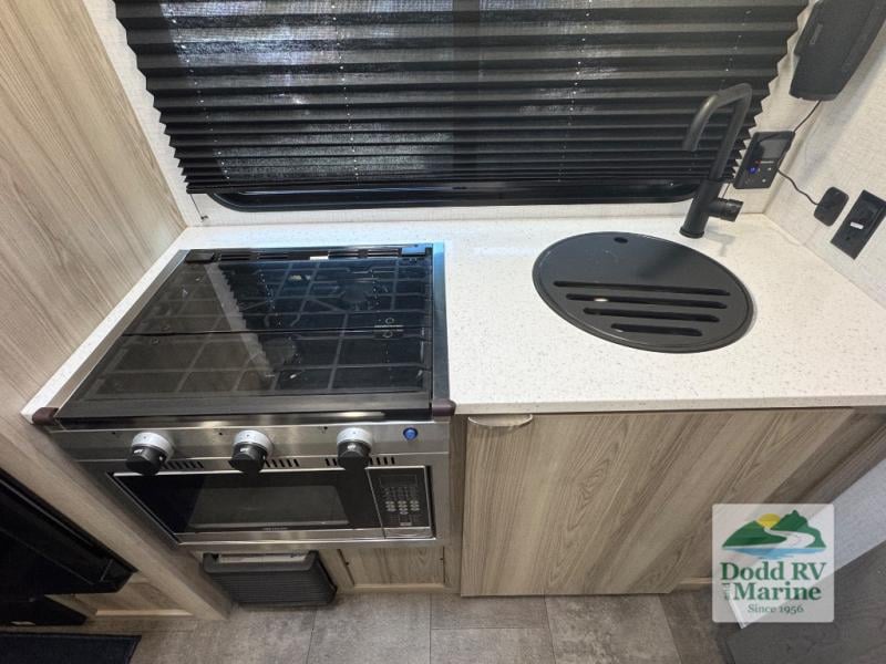 Pre-Owned 2024 Forest River RV 165VIEW - photo - 15