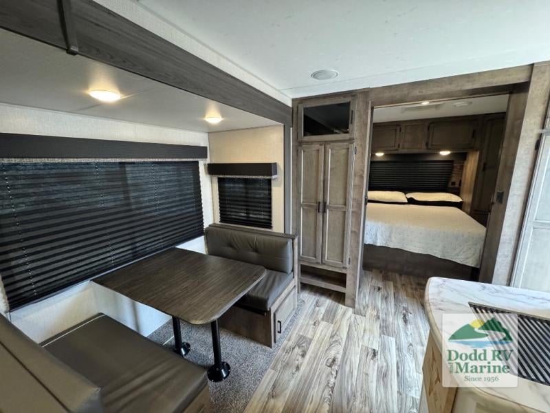 Pre-Owned 2021 Venture RV ST281VBH - photo - 11