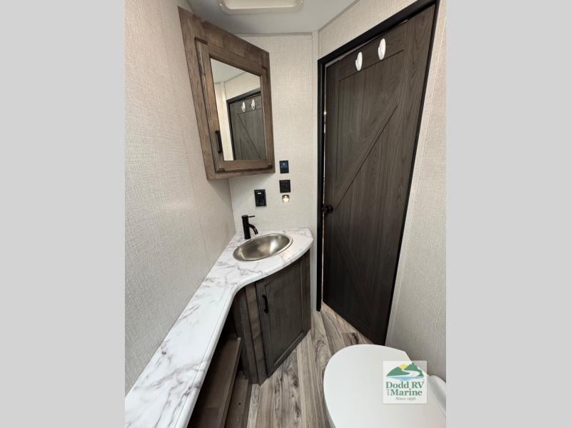 Pre-Owned 2021 Venture RV ST281VBH - photo - 18
