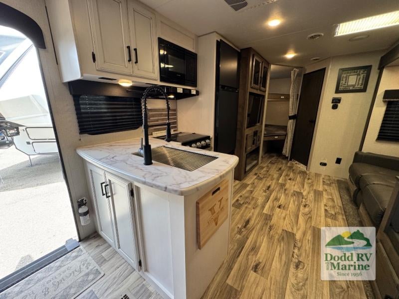 Pre-Owned 2021 Venture RV ST281VBH - photo - 14