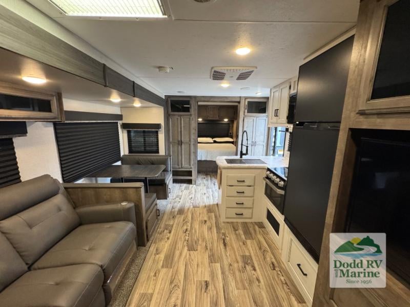 Pre-Owned 2021 Venture RV ST281VBH - photo - 19