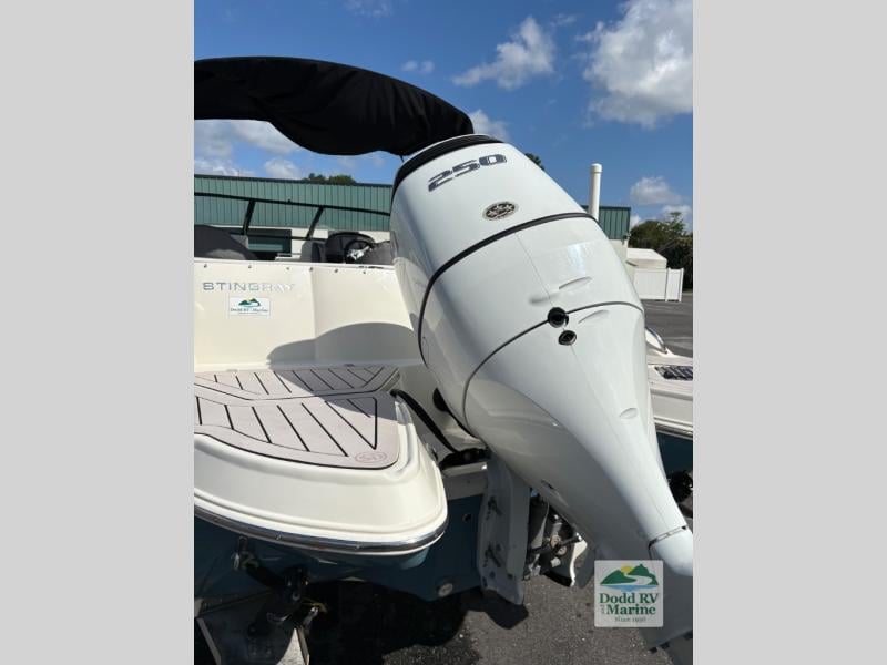 Pre-Owned 2021 Stingray 231DC - photo - 32