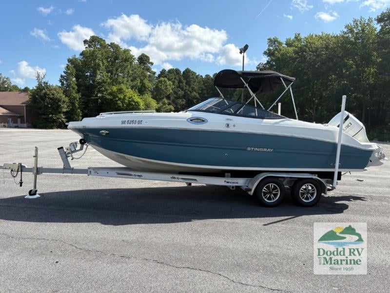 Pre-Owned 2021 Stingray 231DC - photo - 27