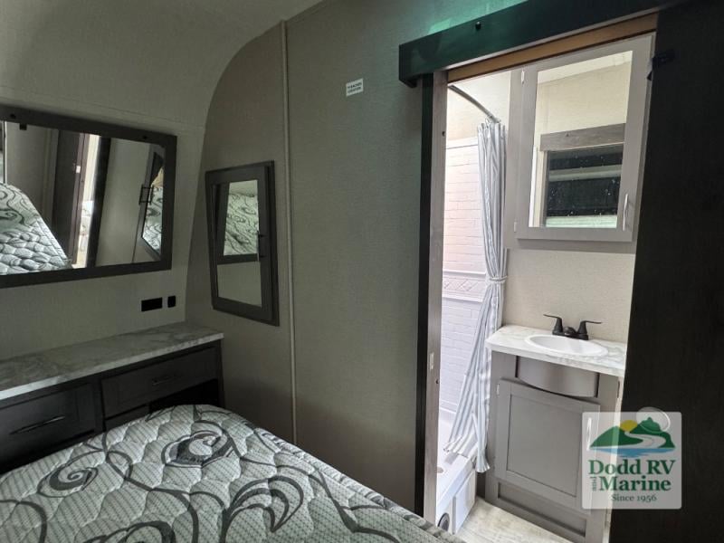 Pre-Owned 2022 Grand Design 23G - photo - 16