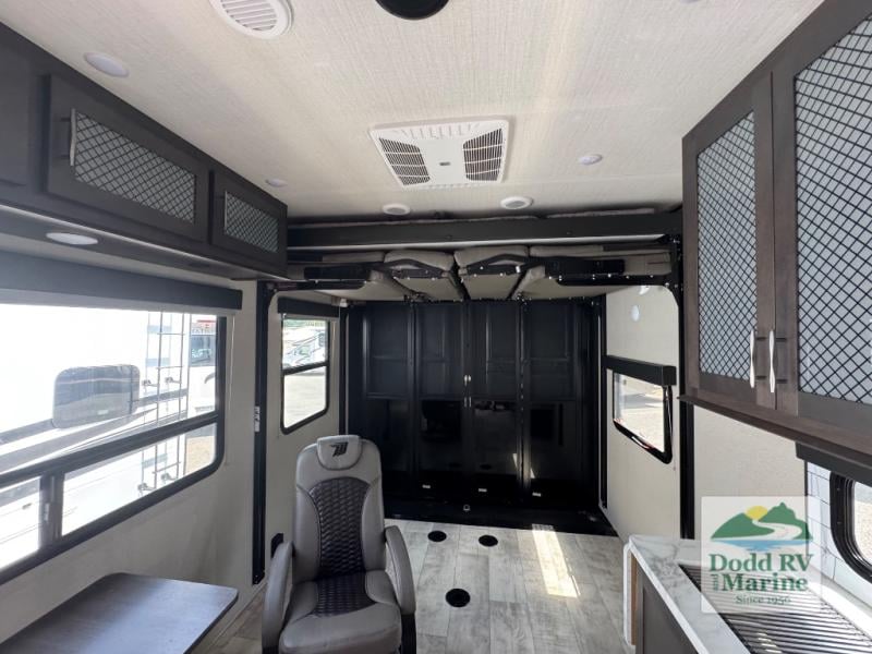 Pre-Owned 2022 Grand Design 23G - photo - 7