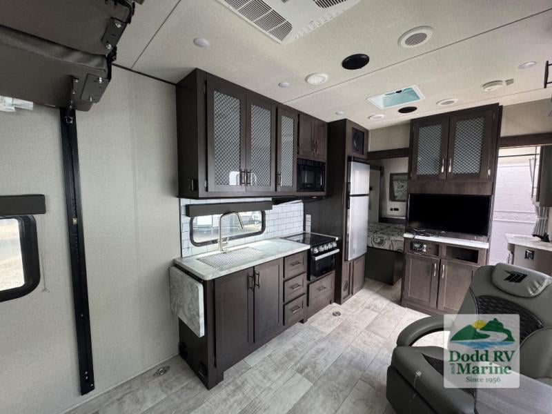 Pre-Owned 2022 Grand Design 23G - photo - 9