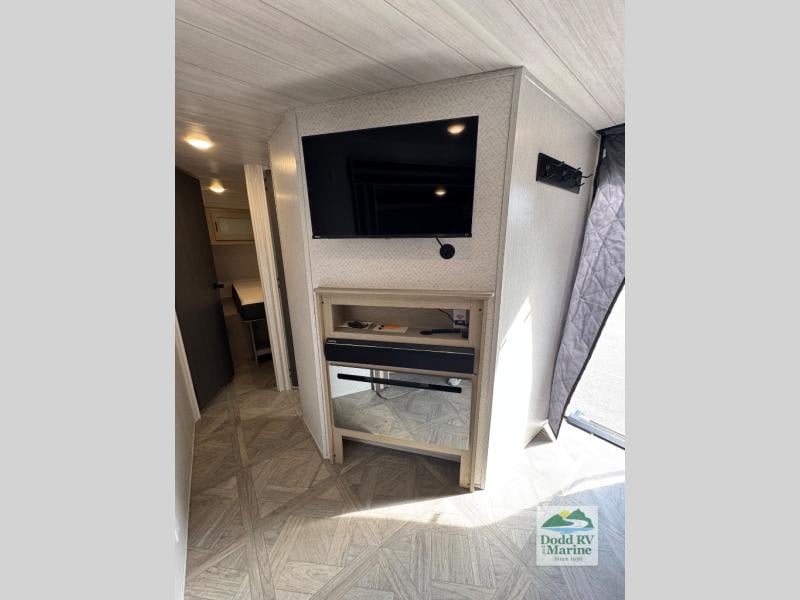 Pre-Owned 2023 Forest River RV 29VBUD - photo - 13
