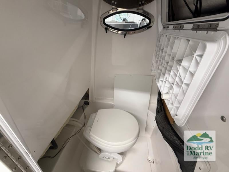 New 2025 Nautic Star 242OS - photo - 18