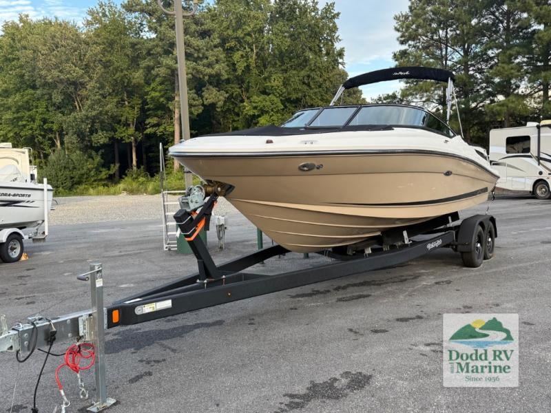 Pre-Owned 2016 Sea Ray 250 - photo - 2