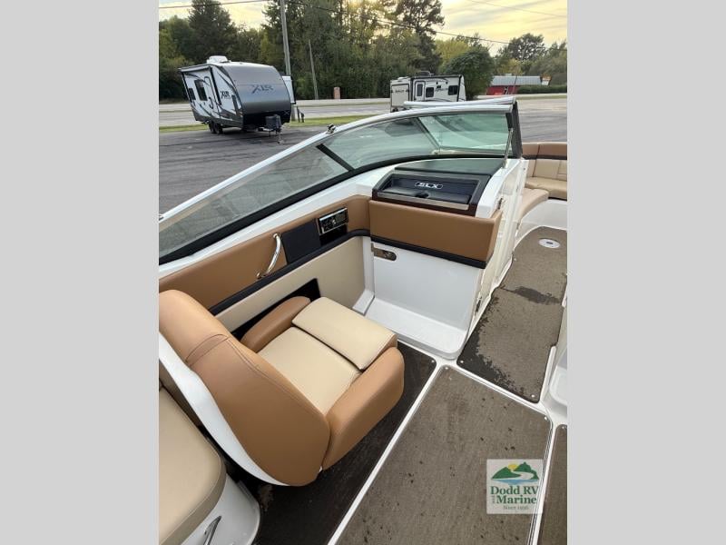 Pre-Owned 2016 Sea Ray 250 - photo - 14
