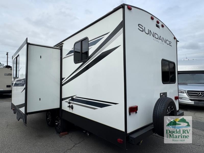 Pre-Owned 2022 Heartland 265BH - photo - 2