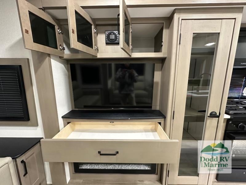 New 2026 Grand Design 337RLS - photo - 29