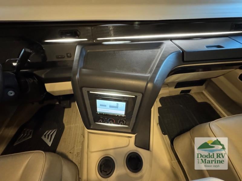 Pre-Owned 2023 Entegra Coach 29S - photo - 16