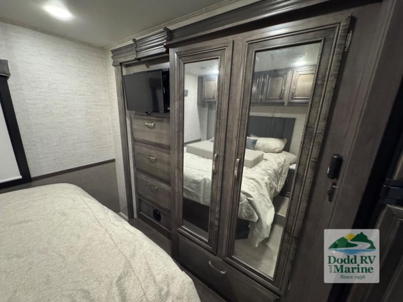 Pre-Owned 2023 Entegra Coach 29S - photo - 23