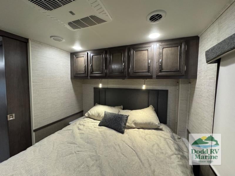 Pre-Owned 2023 Entegra Coach 29S - photo - 24