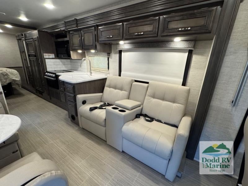 Pre-Owned 2023 Entegra Coach 29S - photo - 10