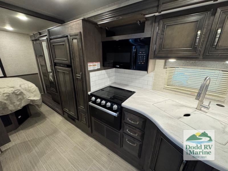 Pre-Owned 2023 Entegra Coach 29S - photo - 19