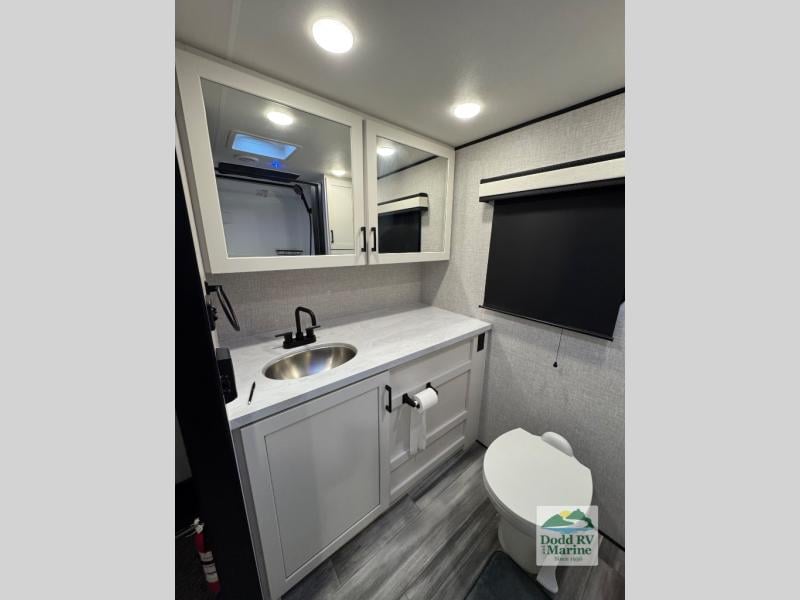 Pre-Owned 2025 Jayco 25RB - photo - 12