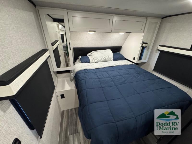 Pre-Owned 2025 Jayco 25RB - photo - 14
