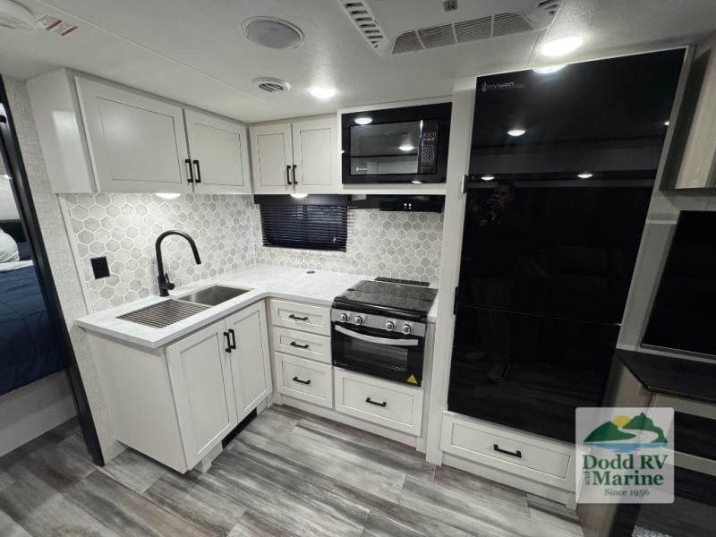 Pre-Owned 2025 Jayco 25RB - photo - 9