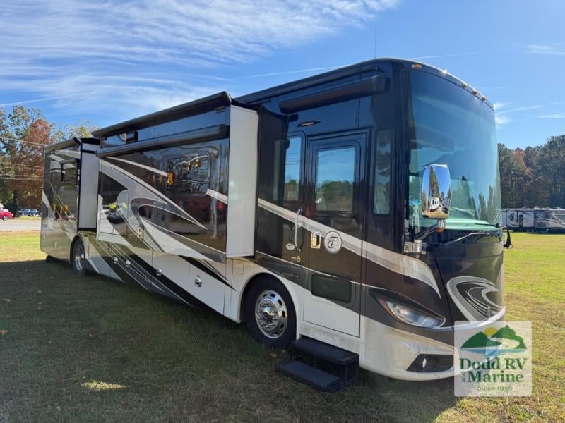 Pre-Owned 2016 Tiffin Motorhomes 40 QBH - photo - 0