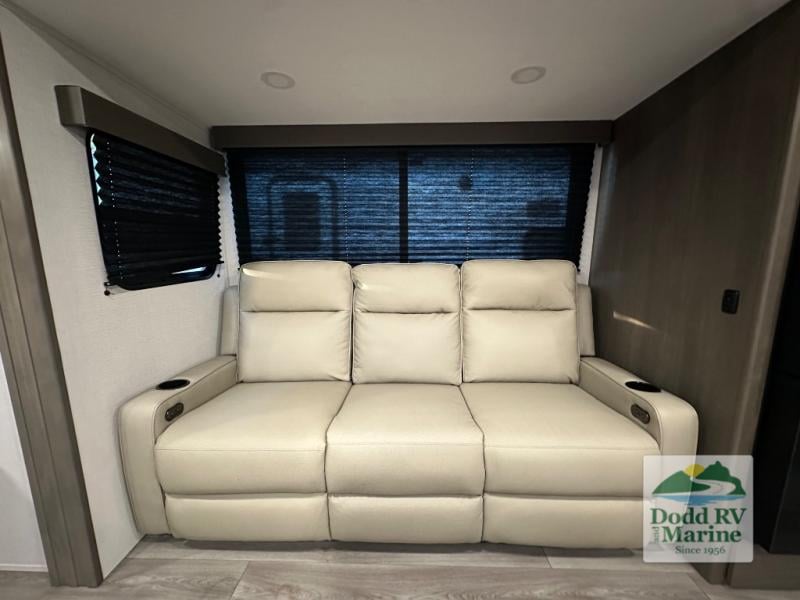 New 2026 Grand Design 245RLT - photo - 19