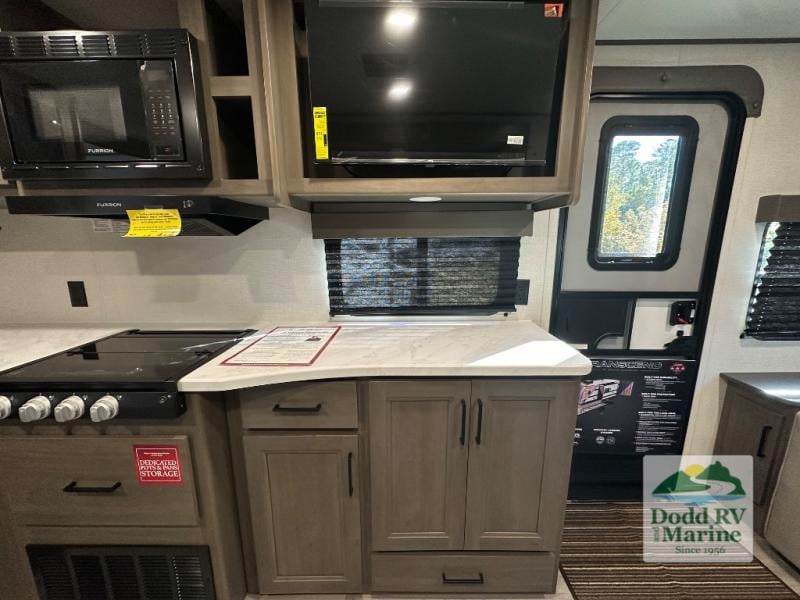 New 2026 Grand Design 245RLT - photo - 16
