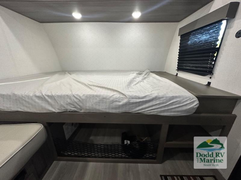 New 2026 Grand Design 151BH - photo - 17