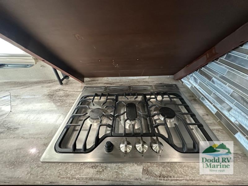 Pre-Owned 2019 Forest River RV 369DS - photo - 12