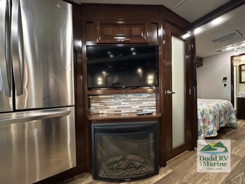 Pre-Owned 2019 Forest River RV 369DS - photo - 29
