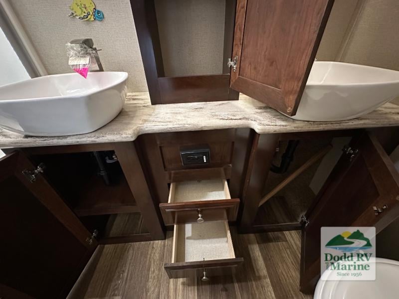 Pre-Owned 2019 Forest River RV 369DS - photo - 43