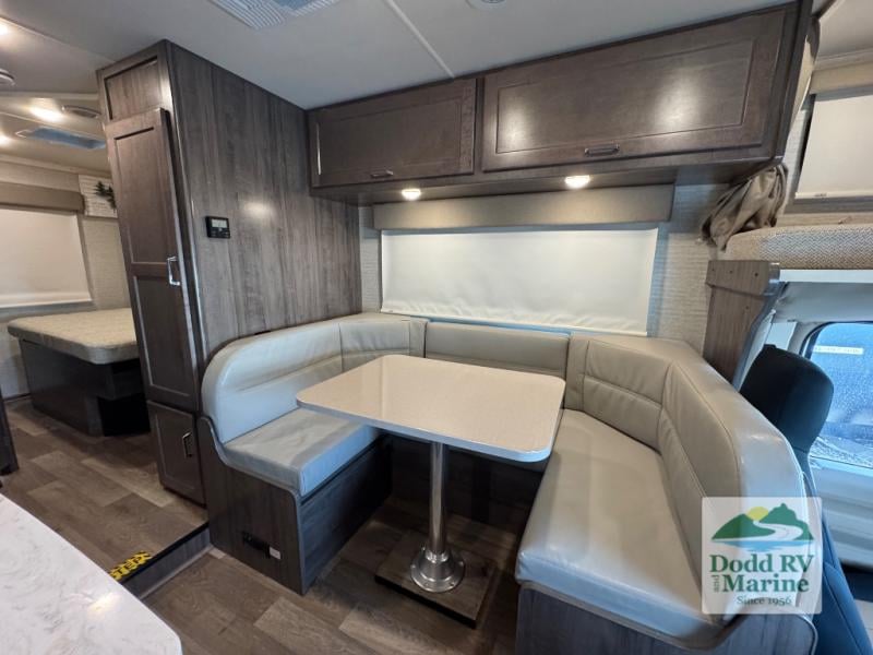 Pre-Owned 2025 Winnebago 22M - photo - 8