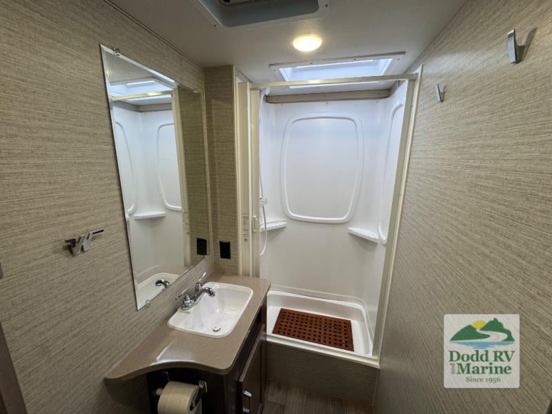 Pre-Owned 2025 Winnebago 22M - photo - 22