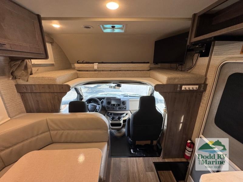 Pre-Owned 2025 Winnebago 22M - photo - 13
