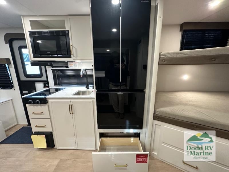 New 2026 Grand Design 161BH - photo - 14