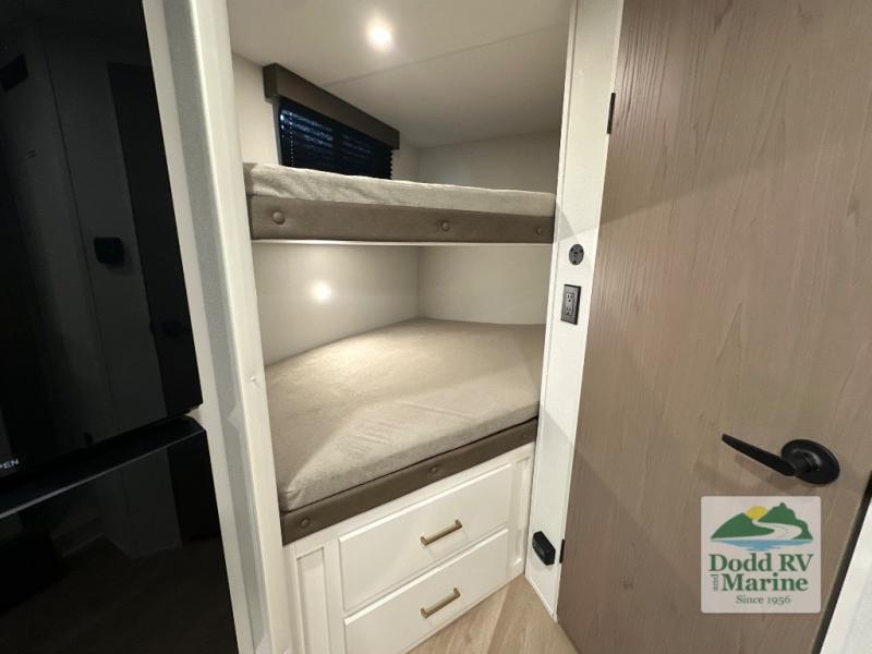New 2026 Grand Design 161BH - photo - 24