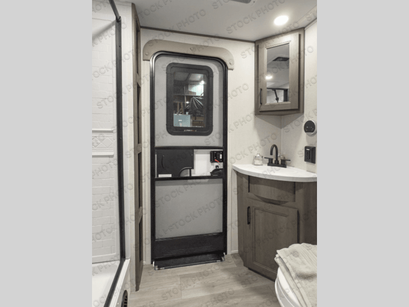 New 2026 Grand Design 325BHT - photo - 32